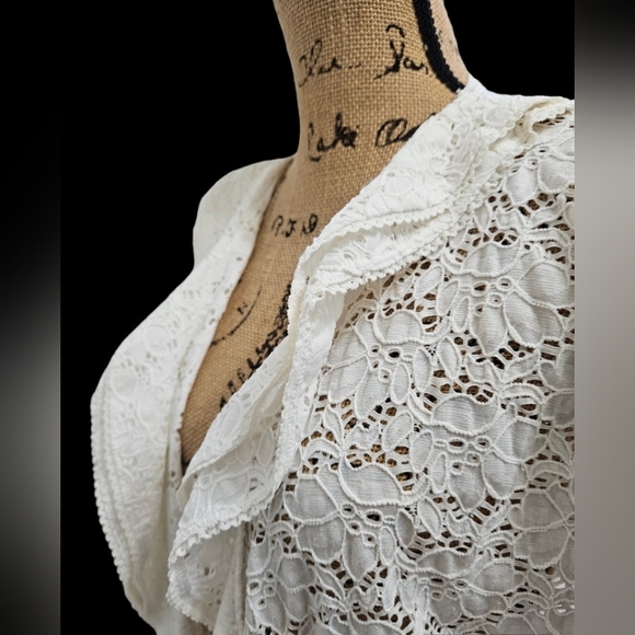 JM Collection eyelet lace top - Picture 9 of 10